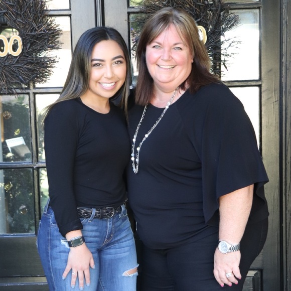 Meet your Posher, Kim - Picture 1 of 1